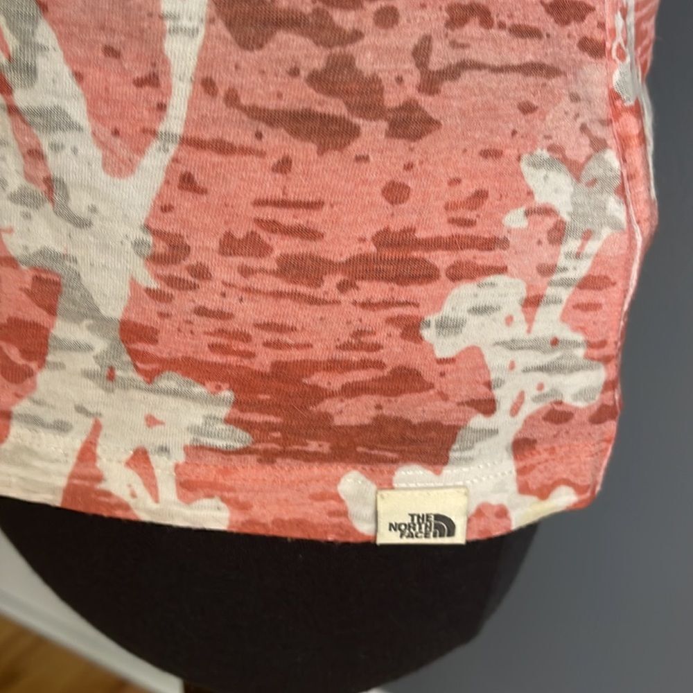 The North Face pink w/ white foliage print burnout V neck short sleeve tee shirt - Picture 4 of 6